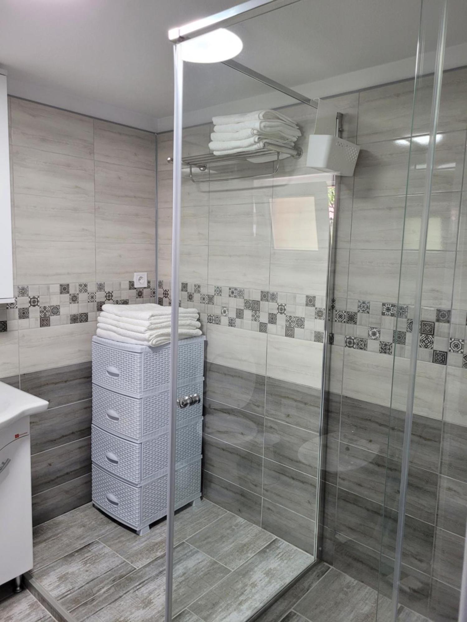 Two-Bedrooms Apt ซีบิว ภายนอก รูปภาพ
